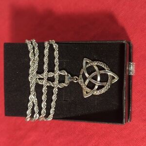 Elegant Silver Celtic Knot Necklace